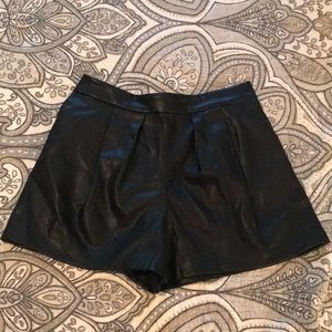 ZARA Basic Black Leather Shorts Size Medium